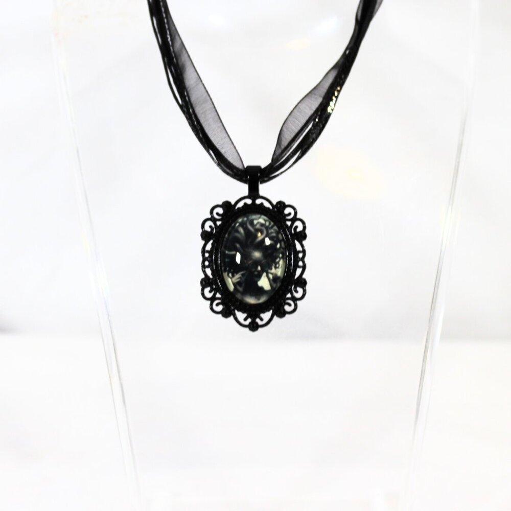 🔨 Gothic Victorian Medusa "Gaze Unbroken" Cameo Necklace
